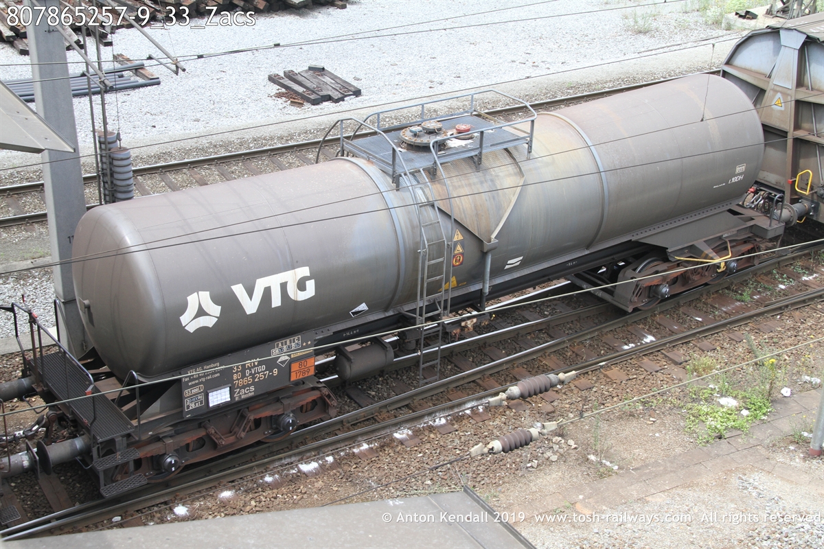 807865257-9_33_Zacs.JPG
